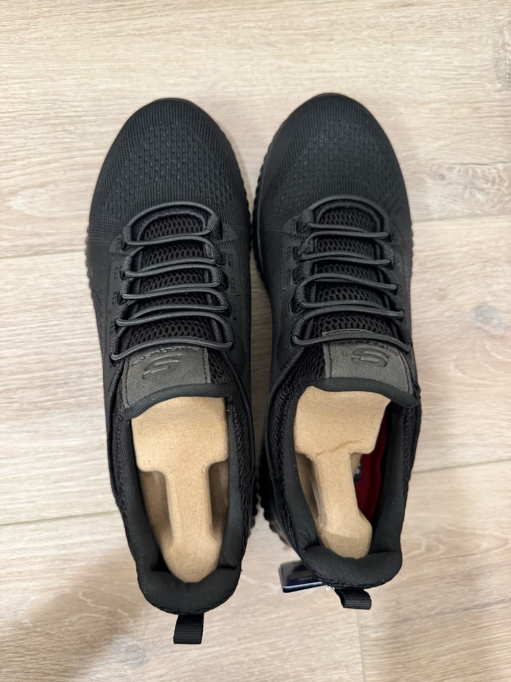Men’s wide Skechers cessnock - Slip-resistant shoes - Picture 3 of 7